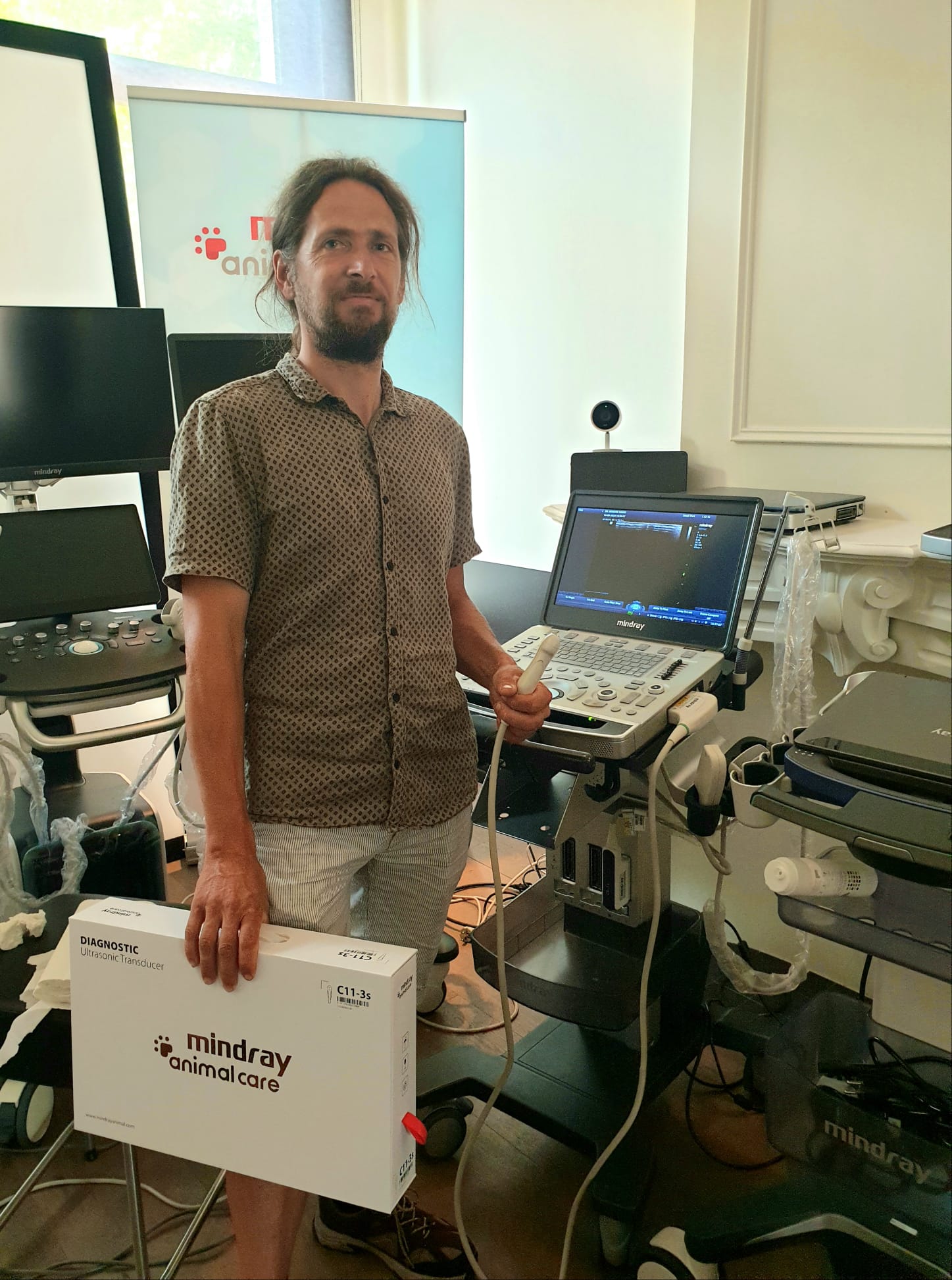 Dank aan Dr. Hendrik Haers voor de aankoop van de (link: https://echomedic.be/nl/veterinary/producten/mindray-m9-v text: Mindray M9Vet) en uw vertrouwen in Echomedic.