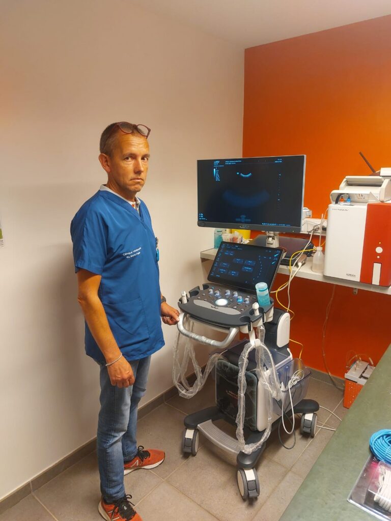 Installatie van een Vetus 80 bij Clinique Vétérinaire Mont-Falise