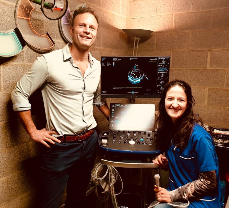 ECHOMEDIC ULTRASOUND bedankt Dr. Lola Zanettin en BeVet - Veterinary Network voor hun aankoop van het premium echografiesysteem Mindray (link: https://echomedic.be/nl/veterinary/producten/mindray-vetus-9 text: VETUS 9).