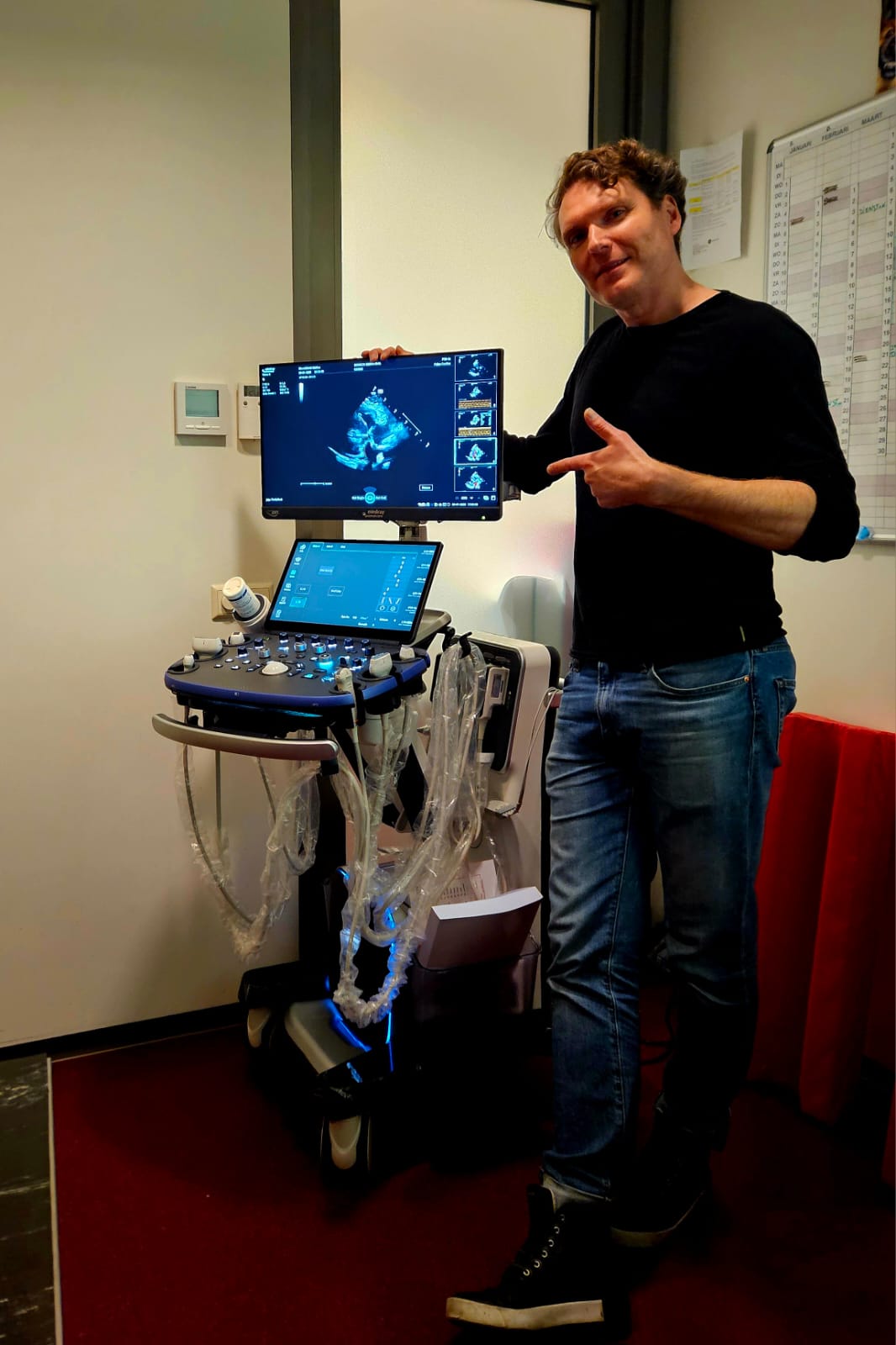 We konden vandaag de Premium Vetus 9  bij dr. Olivier Van Der Kolk van Dierenkliniek Makker installeren. Wat een plezier om bij een gedreven specialist dit krachtige systeem te mogen toelichten!