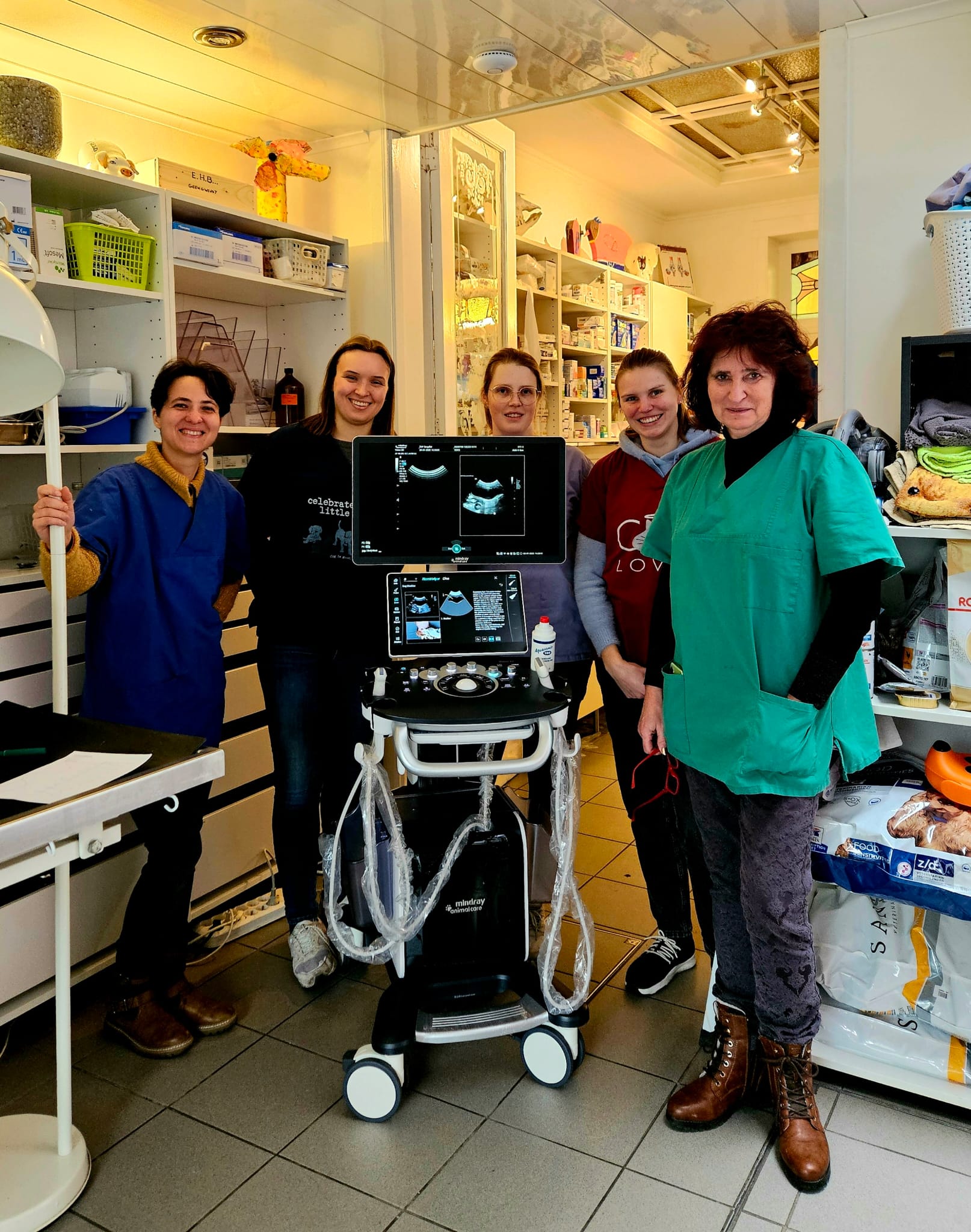 We hebben het genoegen de Vetus 50 van Mindray Animal te installeren bij Dap Zorgvliet. Dr. Marina Smets en haar enthousiaste team zochten een goed systeem, geschikt voor sterke abdominale beeldvorming.
