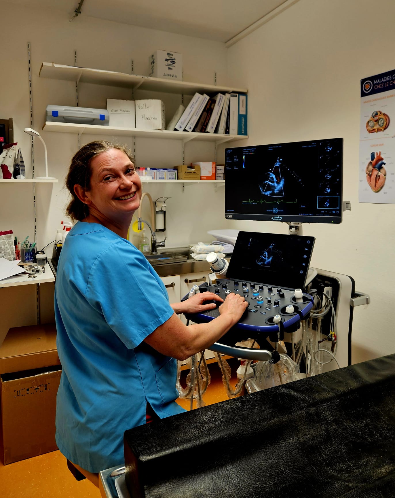 We hadden het absolute genoegen om de Premium Vetus 9 te mogen installeren bij Dr. Wendy Van Zonneveld van Cabinet Vétérinaire Mersch. Dr. Van Zonneveld en haar team zijn gespecialiseerd in abdominale en cardiale echografie en in de Vetus 9 van Mindray Animal vonden ze het toestel dat aan alle noden en eisen voldeed.