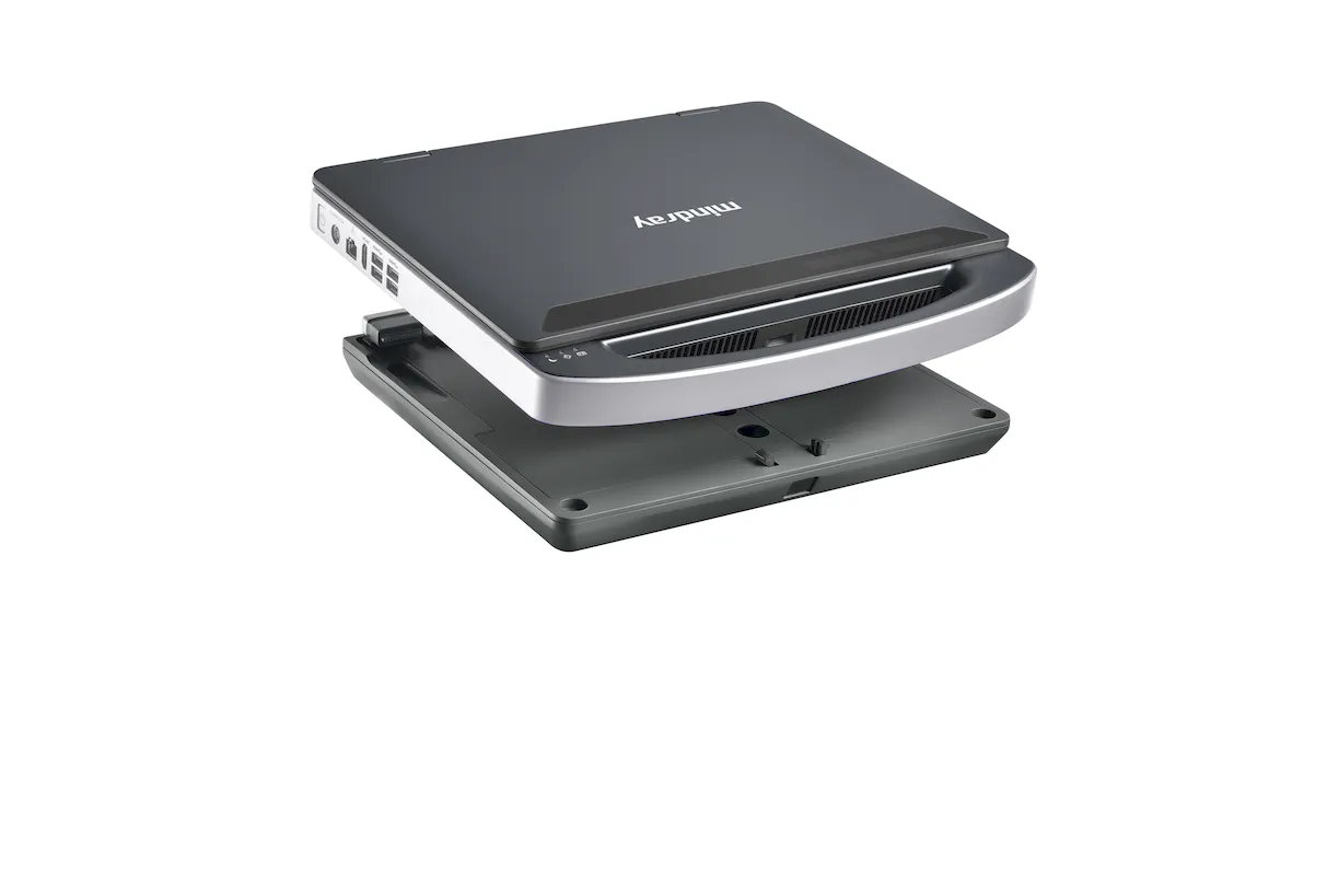 De Vetus EQ is een ultralicht draagbaar Color Doppler echosysteem, speciaal ontwikkeld voor paarden. Met slechts 3 kg gewicht en ZST+ technologie levert het haarscherpe beelden – of u nu op stal, in het veld of onderweg bent.