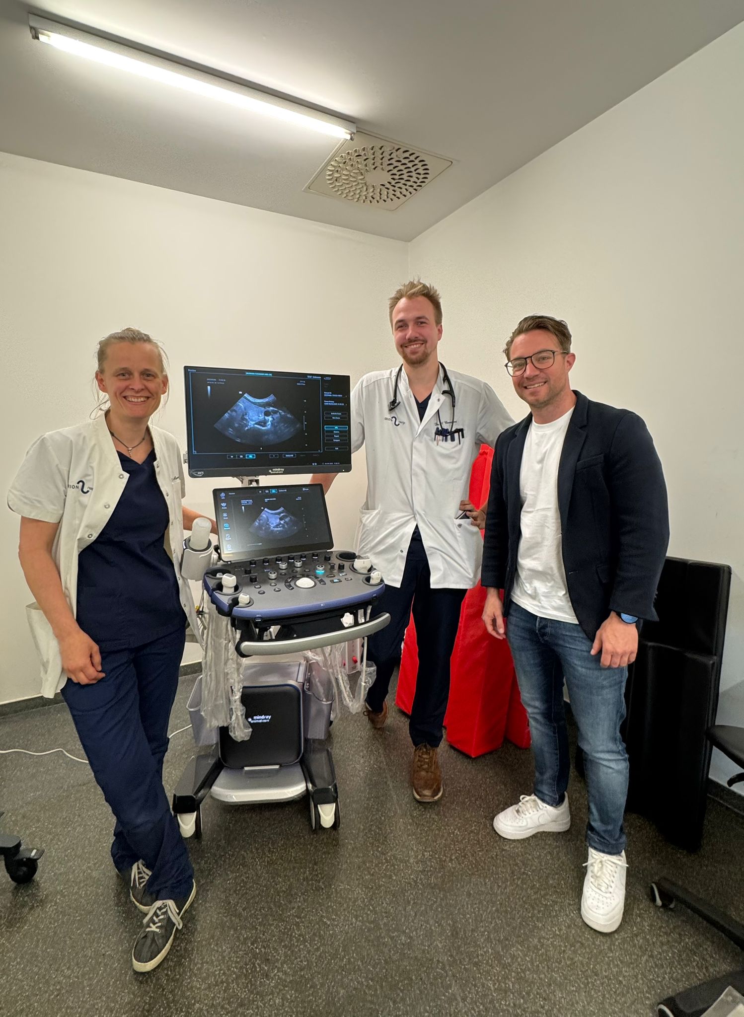 Met trots delen we de installatie van de Vetus 9 bij Dierenkliniek Orion. Deze samenwerking met Nesto heeft geleid tot de toevoeging van een krachtige echograaf, die de diagnostische mogelijkheden voor abdominale en cardiale beeldvorming verder versterkt.