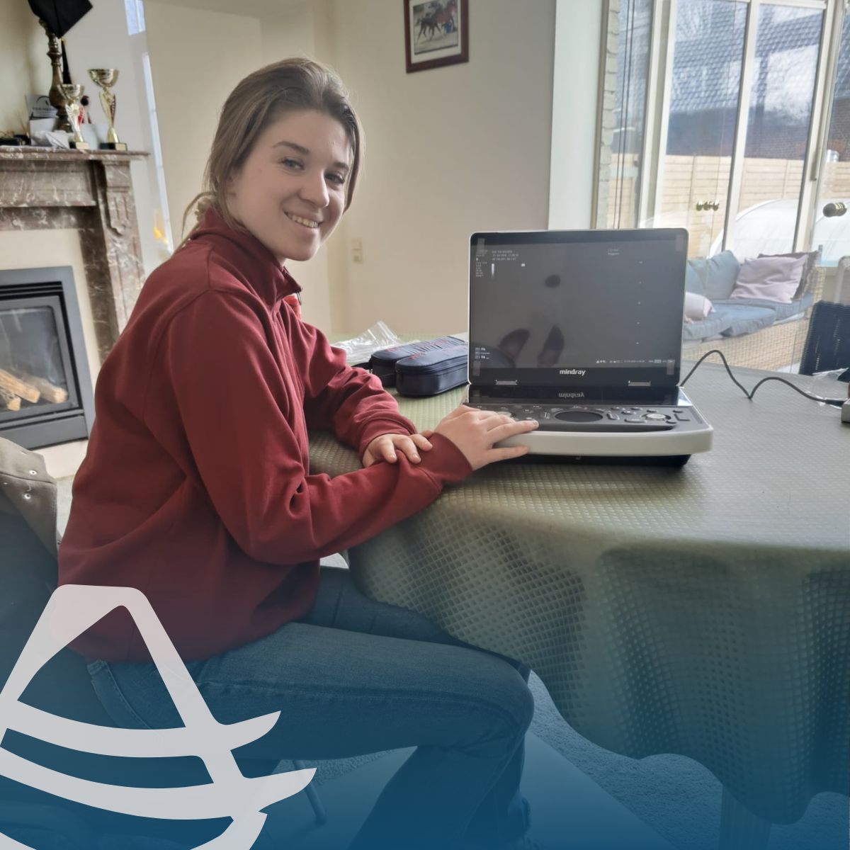 Echomedic had het genoegen om Dr. Valérie De Visscher  van DAP Ter Meeren te ondersteunen bij de start van haar praktijk met de installatie van haar allereerste echografietoestel: de Mindray Animal Medical Vetus EQ.