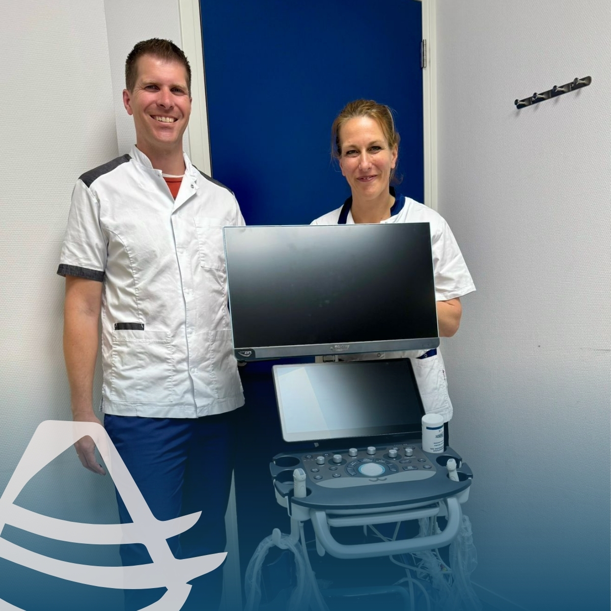 Bij AniCura ’t Leidse Land mochten we een Mindray Vetus 80 installeren voor zowel abdominale als cardiale echografie. Marian en Vincent waren meteen erg enthousiast over hun nieuwe toestel en de mogelijkheden die het biedt!